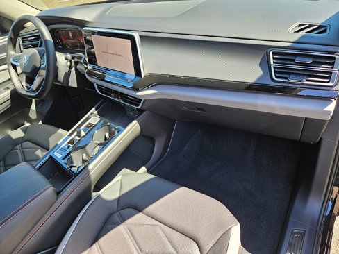 New 2025 Volkswagen Atlas Peak Edition SE image 30