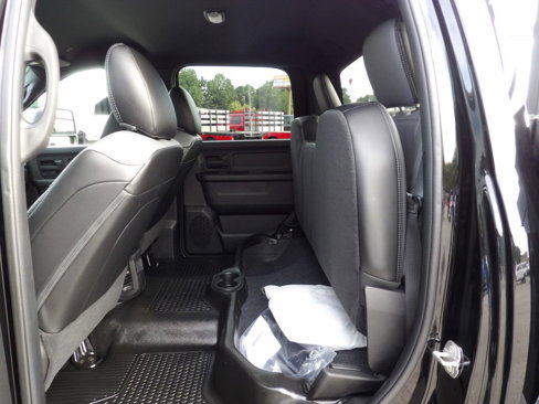 Used 2024 RAM 3500 Tradesman w/ Chrome Appearance Group image 32