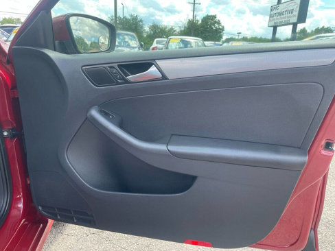 Used 2017 Volkswagen Jetta S image 11