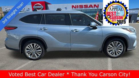 Used 2023 Toyota Highlander L image 2