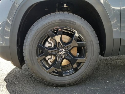 New 2025 Volkswagen Atlas Peak Edition SE image 12