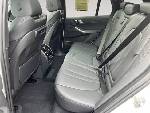 Certified 2022 BMW X5 xDrive40i w/ Parking Assistance Package image 13