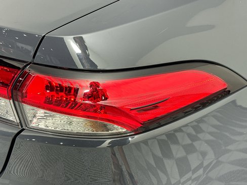 Used 2025 Toyota Corolla LE image 32