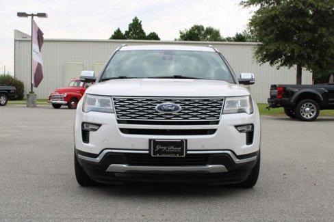 Used 2018 Ford Explorer Platinum image 2