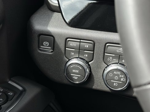 New 2026 GMC Sierra 1500 Elevation image 23