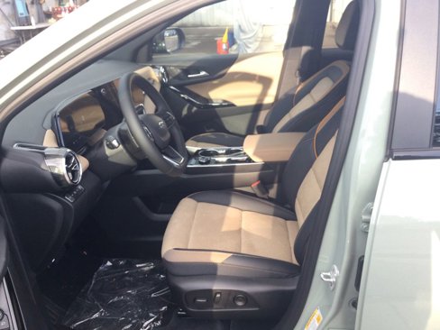 New 2026 Chevrolet Equinox ACTIV w/ Convenience Package III image 9