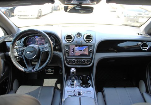 Used 2018 Bentley Bentayga image 20
