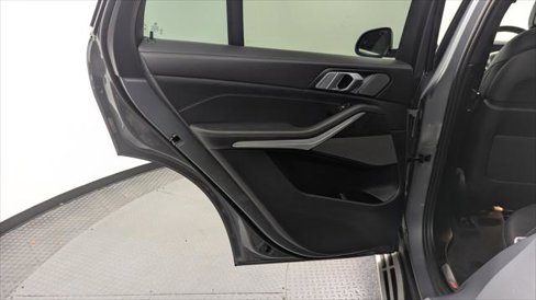 Used 2024 BMW X5 sDrive40i w/ Premium Package image 16