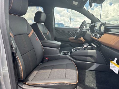 New 2025 GMC Canyon AT4 w/ Nightfall Edition image 24
