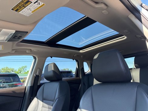Used 2022 Nissan Rogue SV w/ SV Premium Package image 25