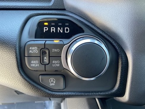 New 2026 RAM 1500 4x4 Crew Cab image 15