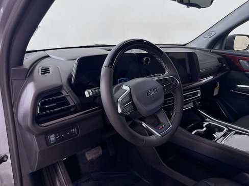 New 2026 Chevrolet Traverse Z71 w/ Enhanced Driving Package image 10