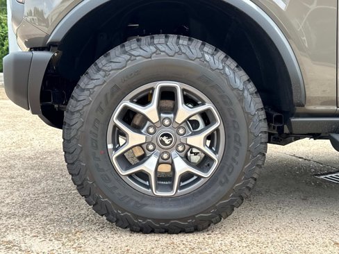 New 2025 Ford Bronco Badlands image 3