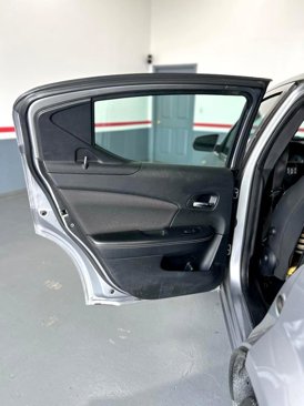 Used 2013 Dodge Avenger SE image 16
