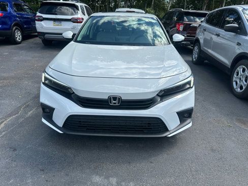 Used 2022 Honda Civic Touring image 2