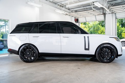 Used 2025 Land Rover Range Rover Long Wheelbase Autobiography image 5