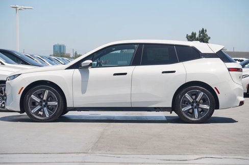 New 2026 BMW iX xDrive45 w/ Premium Package image 4