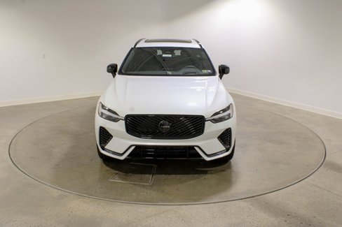 New 2026 Volvo XC60 B5 Ultra w/ Climate Package image 8