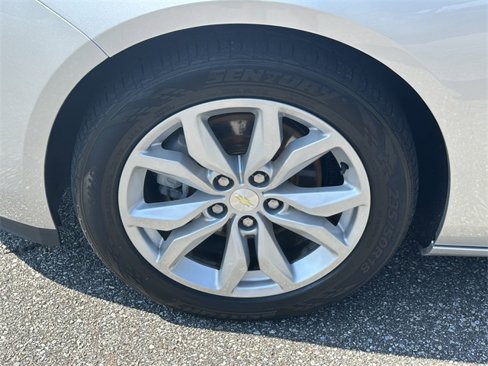 Used 2019 Chevrolet Impala LT w/ LT Convenience Package image 7