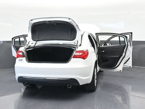 Used 2013 Chrysler 200 Touring image 68