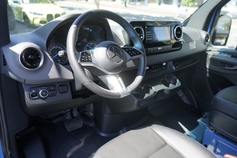 Used 2024 Mercedes-Benz eSprinter 170 Cargo image 16