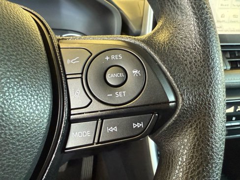 Used 2025 Toyota RAV4 XLE image 24