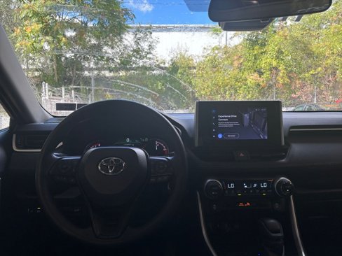 Used 2024 Toyota RAV4 XLE image 34