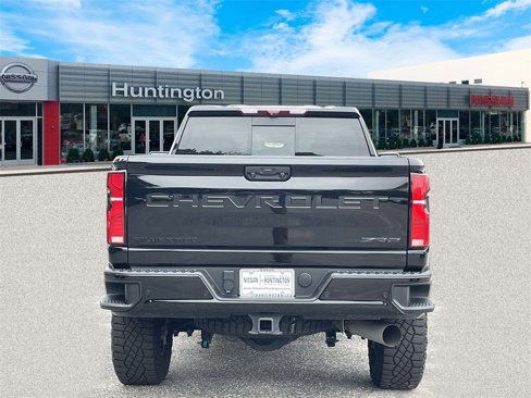 Used 2024 Chevrolet Silverado 2500 ZR2 w/ Technology Package image 7