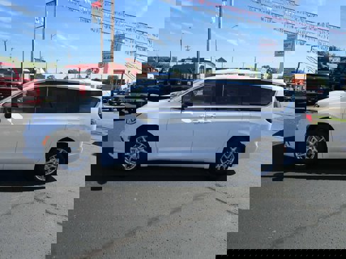 New 2026 Chrysler Pacifica Select image 8