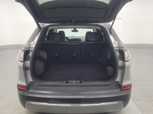 Used 2020 Jeep Cherokee Limited image 29