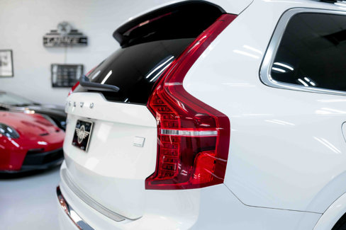 Used 2023 Volvo XC90 T8 Ultimate w/ Lounge Package image 17
