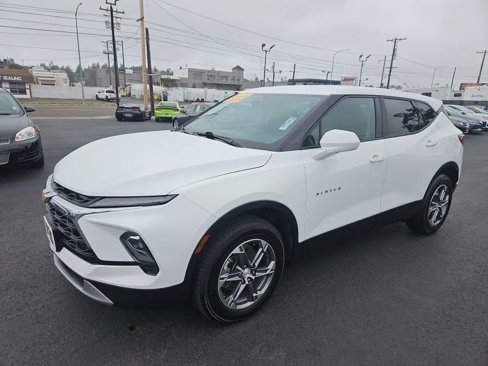 Used 2023 Chevrolet Blazer LT image 3