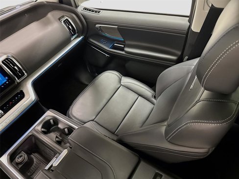 New 2025 Ford Expedition Max Platinum image 24