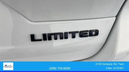 Used 2023 Jeep Grand Cherokee Limited w/ Black Appearance Package image 13