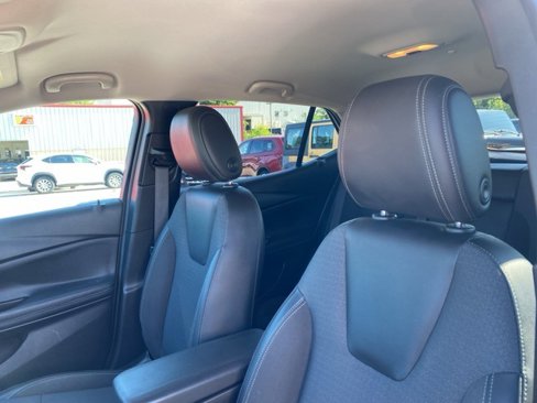 Used 2021 Buick Encore GX Select image 11