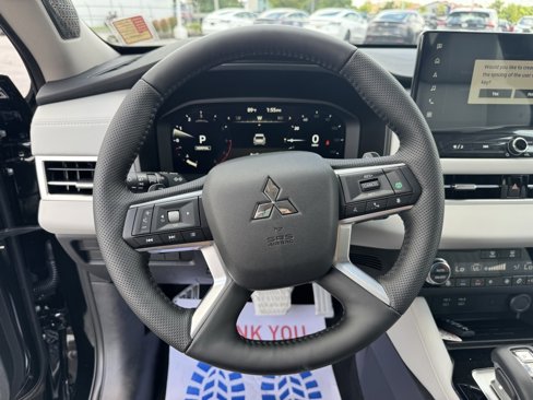 New 2025 Mitsubishi Outlander AWD image 20