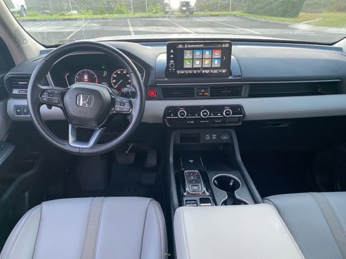 Used 2024 Honda Pilot Touring image 12
