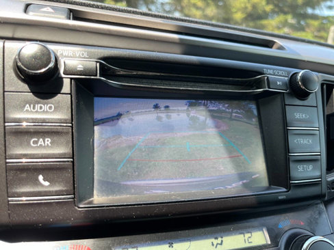 Used 2018 Toyota RAV4 AWD Hybrid image 7