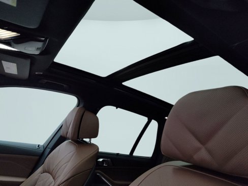 New 2026 BMW X5 M60i image 13