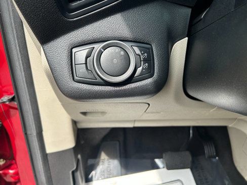 Used 2018 Ford Escape SE image 16