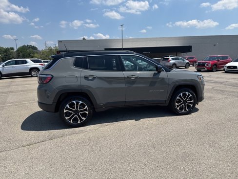 Used 2024 Jeep Compass Limited image 5