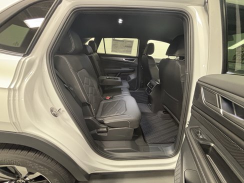 New 2026 Volkswagen Atlas Cross Sport SE image 28