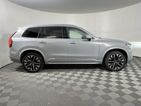 New 2026 Volvo XC90 T8 Plus image 9