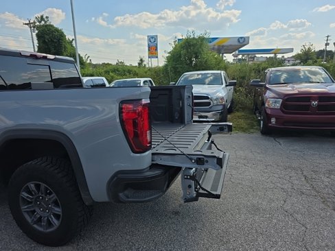 Used 2024 GMC Sierra 1500 AT4X image 12