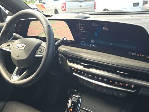 Used 2025 Cadillac XT4 Sport image 35