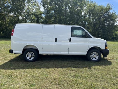 New 2025 Chevrolet Express 3500 w/ Driver Convenience Package image 5