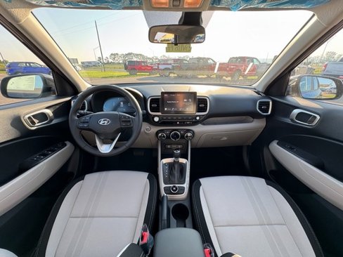 New 2025 Hyundai Venue SEL image 6