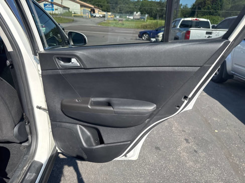 Used 2017 Kia Sportage LX w/ LX Popular Package image 28