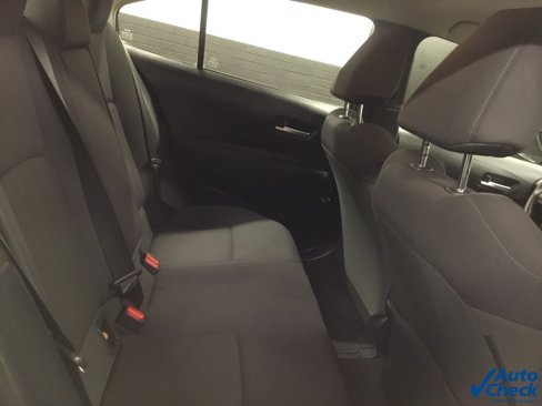 Used 2021 Toyota Corolla LE image 28