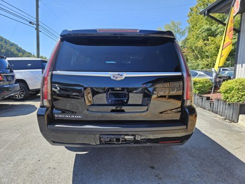 Used 2017 Cadillac Escalade ESV Luxury image 3